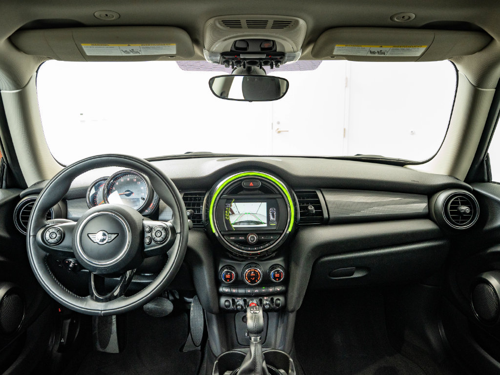 Used 2018 MINI Cooper 2-Door Hardtop FWD image 4