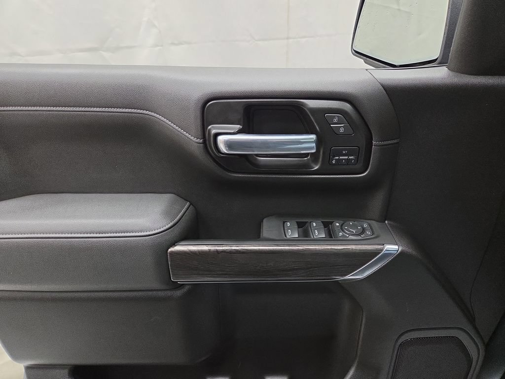 Used 2021 Chevrolet Silverado 1500 LTZ AWD/4WD image 21