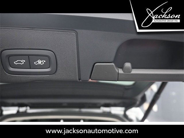 Used 2025 Volvo XC60 B5 Core w/ Climate Package image 23