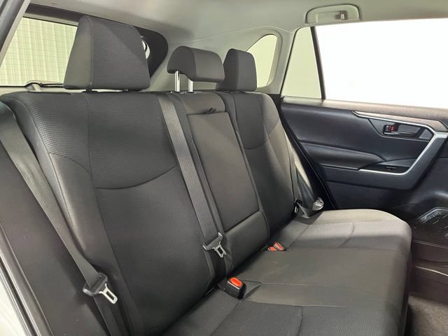 Used 2022 Toyota RAV4 LE AWD/4WD image 13
