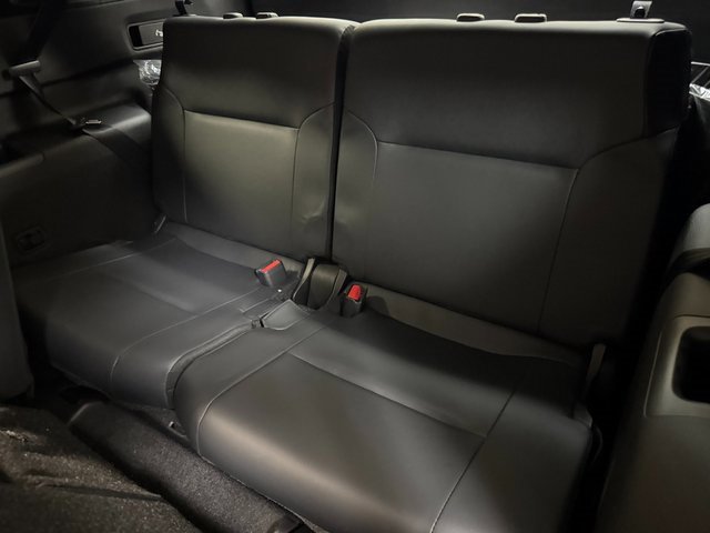 New 2025 Mitsubishi Outlander SE image 23