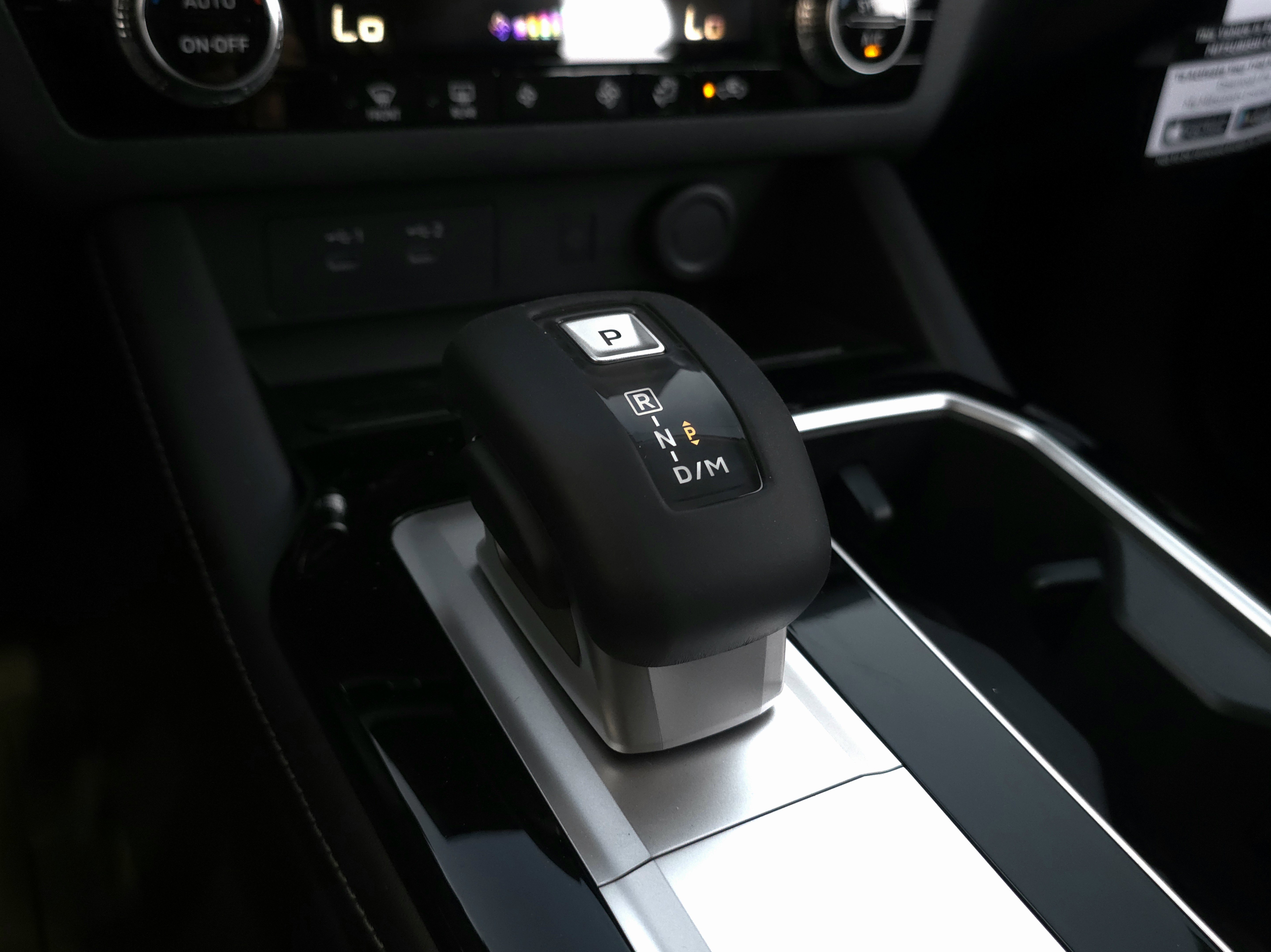 New 2025 Mitsubishi Outlander SE image 18