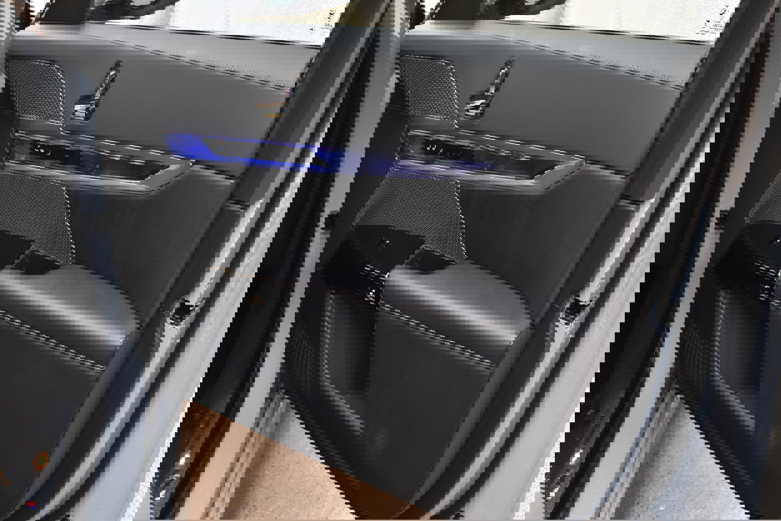 Used 2023 BMW i7 xDrive60 image 30