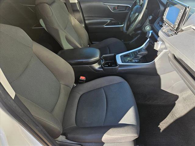 Used 2022 Toyota RAV4 LE image 18