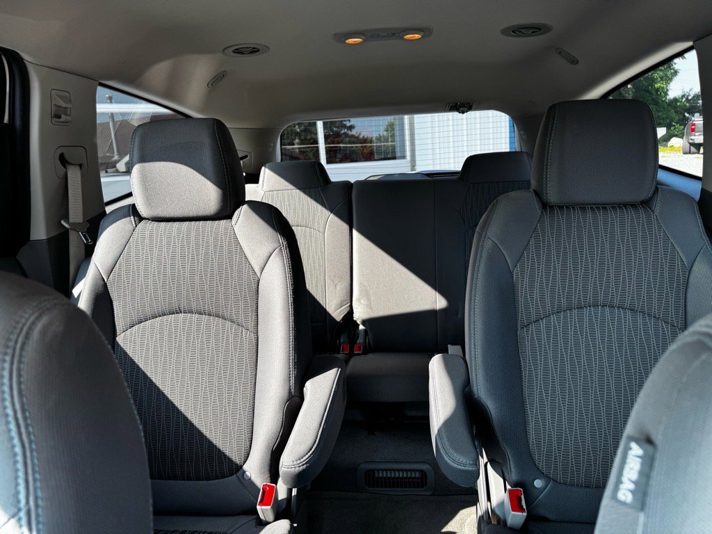 Used 2016 Chevrolet Traverse LT w/ Style and Technology Package image 20