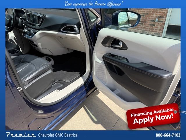Used 2020 Chrysler Pacifica Touring-L FWD image 20