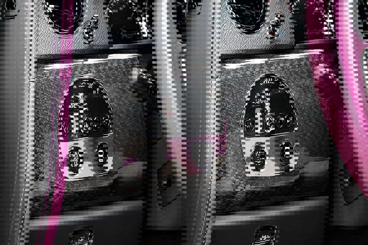 Used 2023 Rolls-Royce Cullinan Black Badge w/ Dark Exterior Package image 19