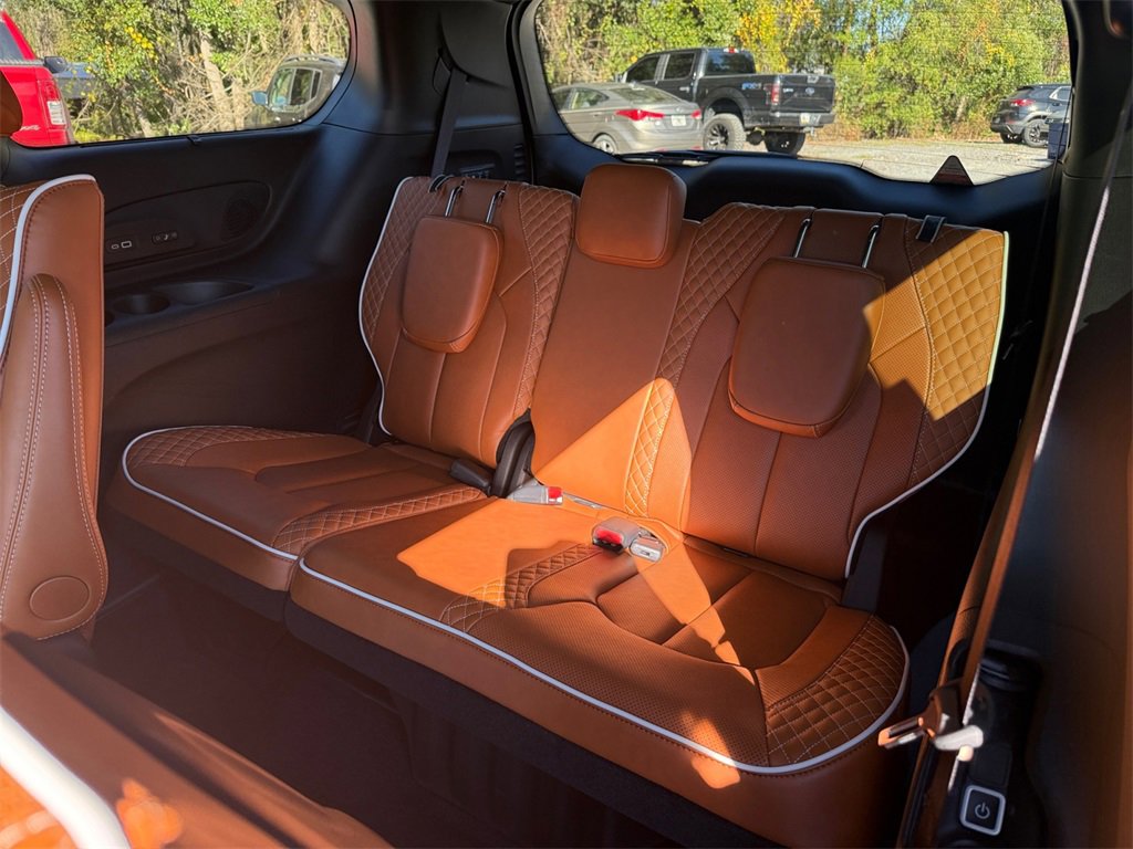 New 2026 Chrysler Pacifica Pinnacle image 29