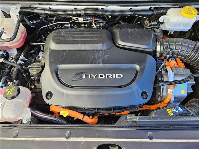 Used 2024 Chrysler Pacifica Select image 23