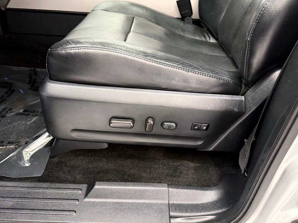 Used 2017 Ford Expedition Limited w/ Equipment Group 301A AWD/4WD image 15