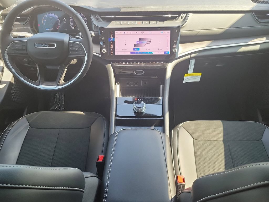 New 2026 Jeep Grand Cherokee Altitude RWD image 10