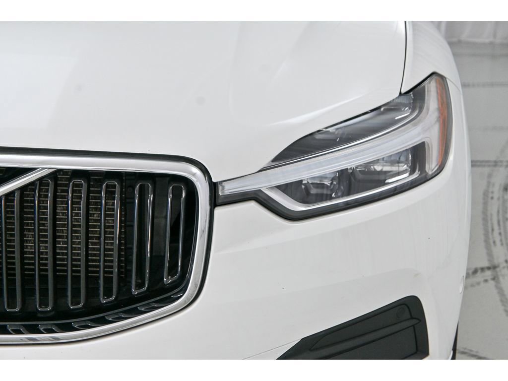 Used 2018 Volvo XC60 T6 Momentum w/ Vision Package image 23