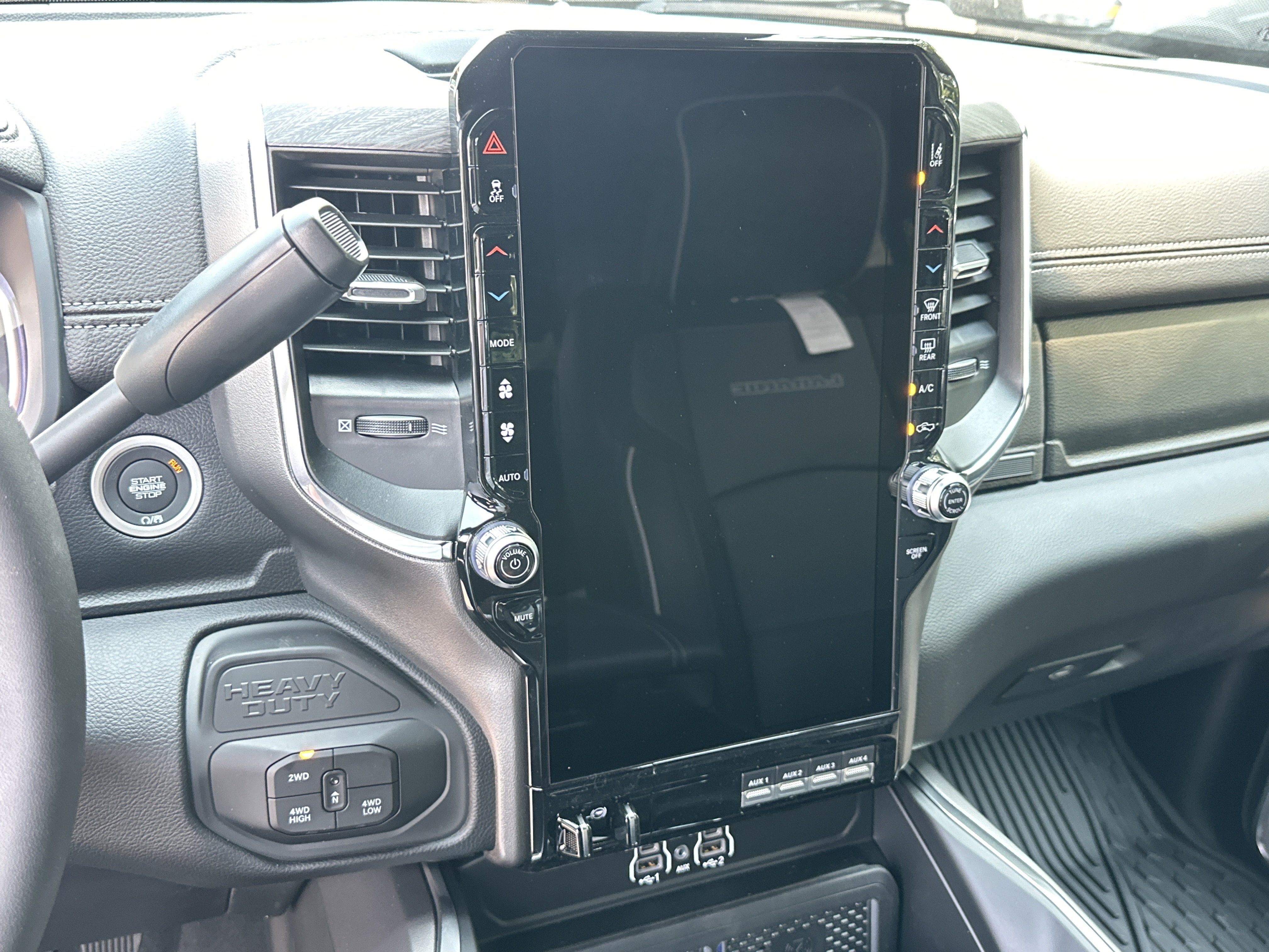 New 2026 RAM 2500 Laramie AWD/4WD image 6