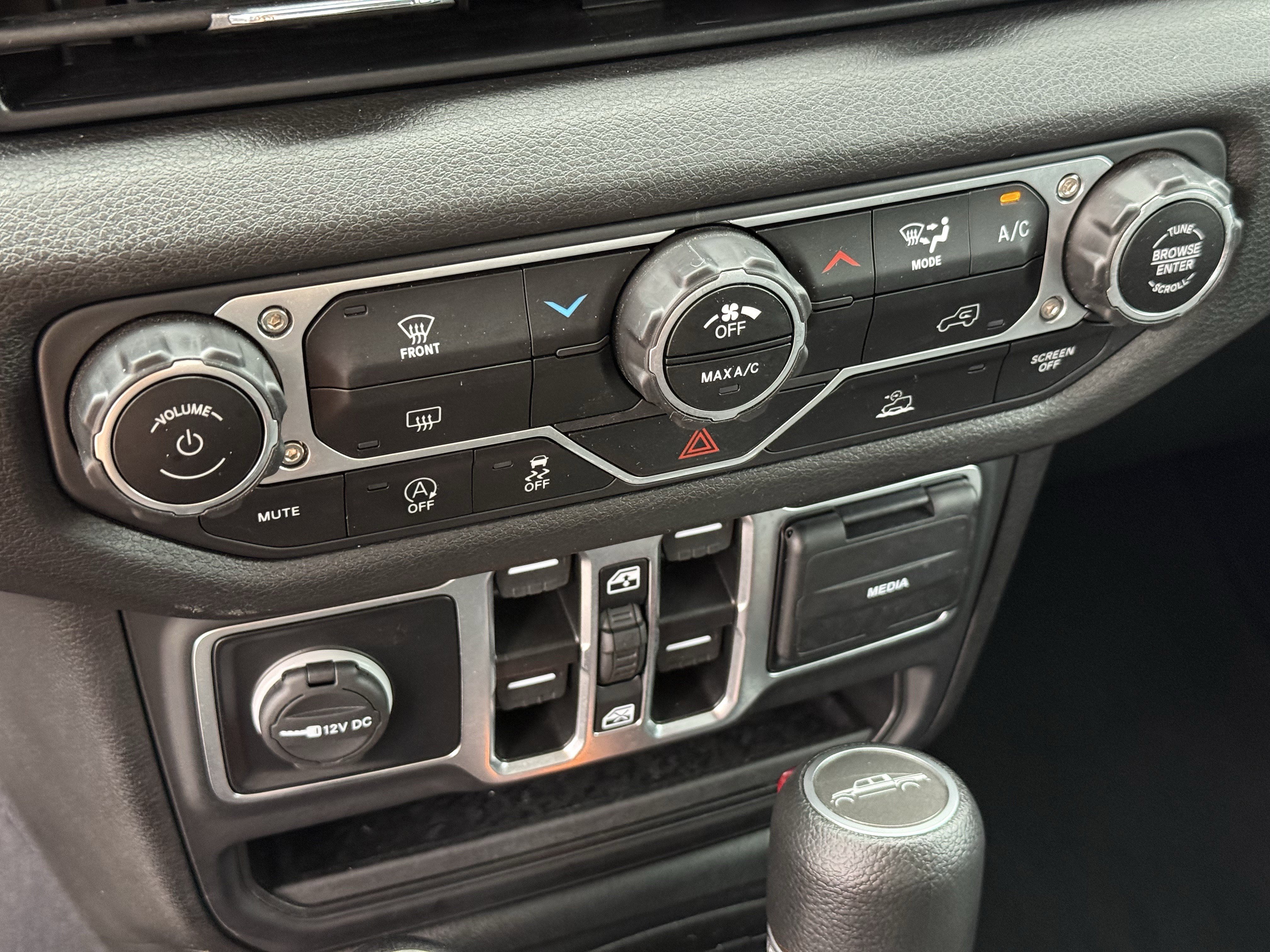 Used 2025 Jeep Gladiator Sport AWD/4WD image 23