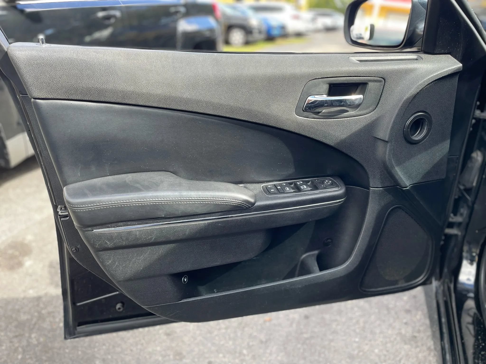 Used 2013 Dodge Charger SE RWD image 30