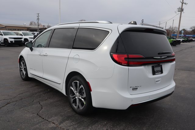 New 2026 Chrysler Pacifica Pinnacle image 22