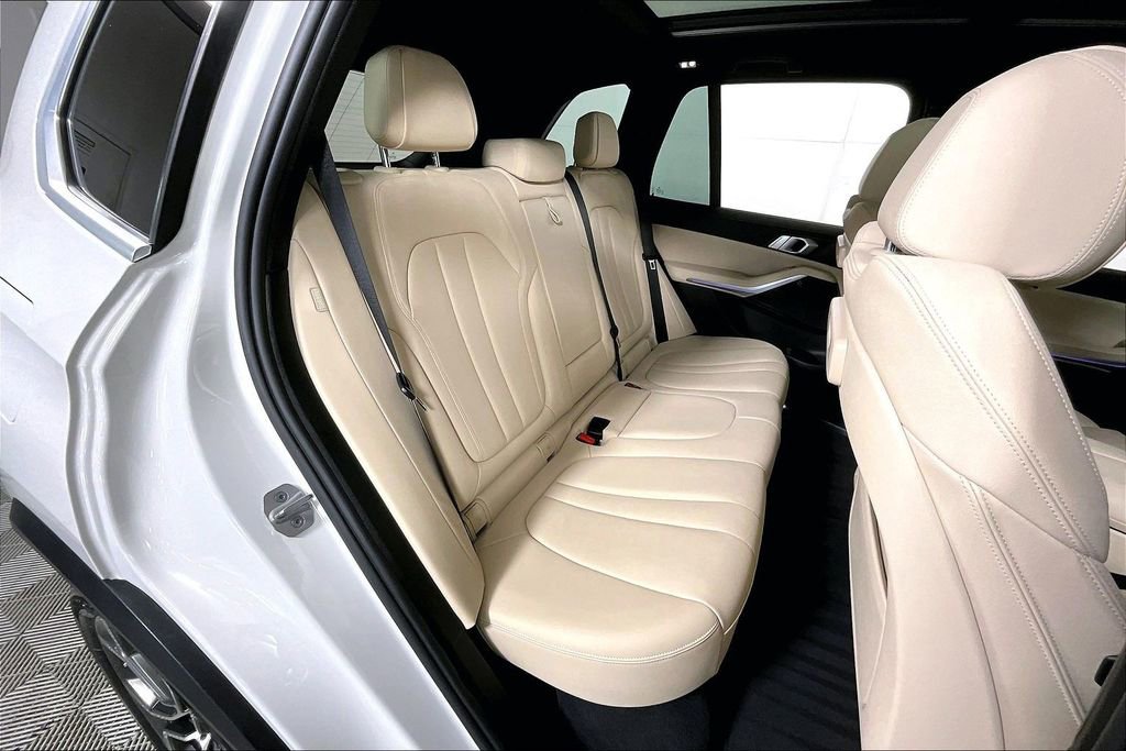 Used 2021 BMW X5 sDrive40i w/ Premium Package 2 image 27