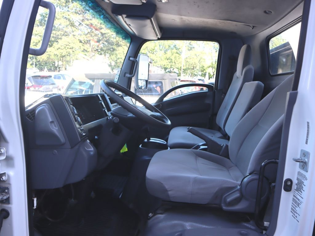 Used 2019 Isuzu NPR image 9