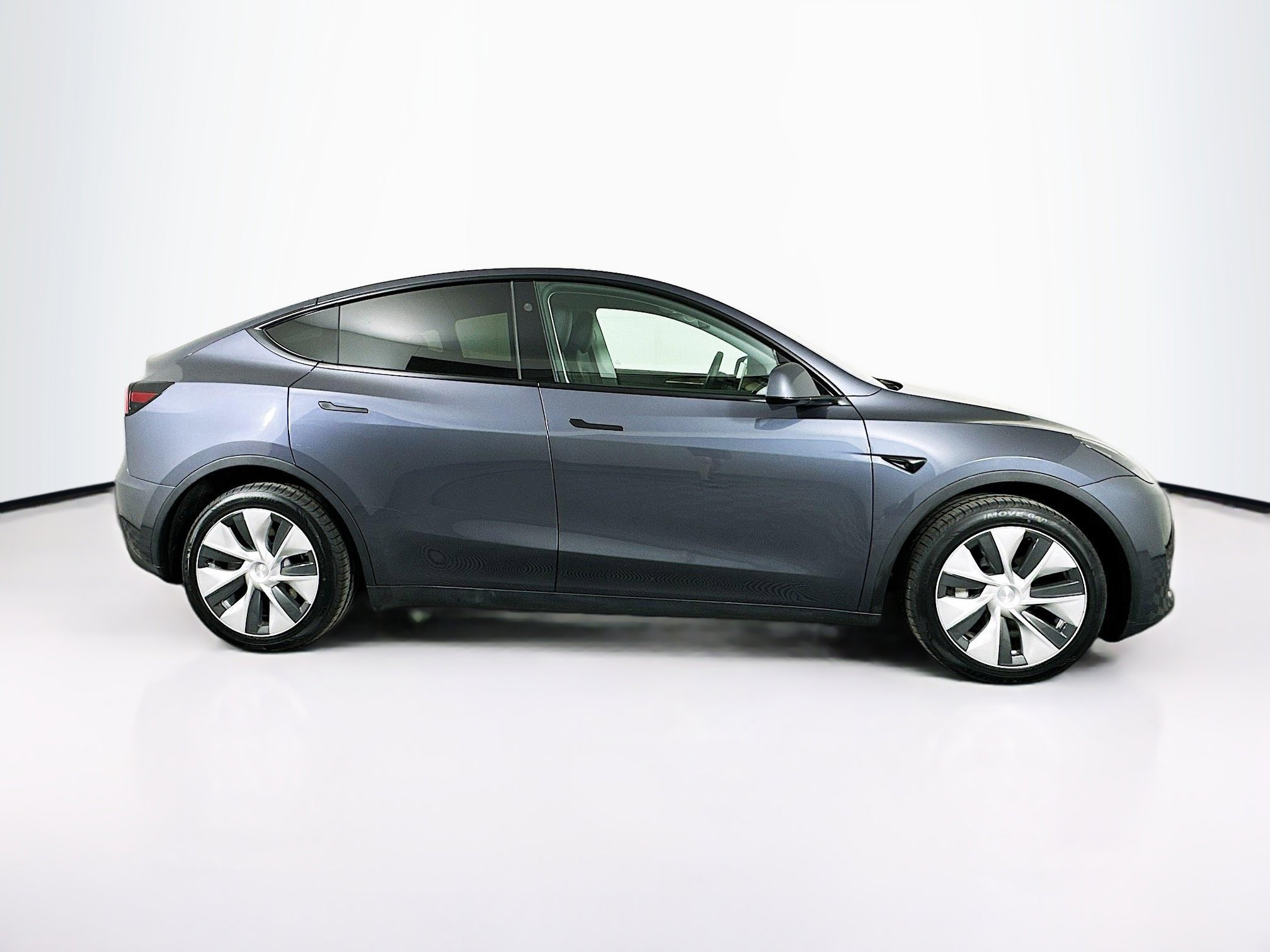 Used 2023 Tesla Model Y Long Range image 10