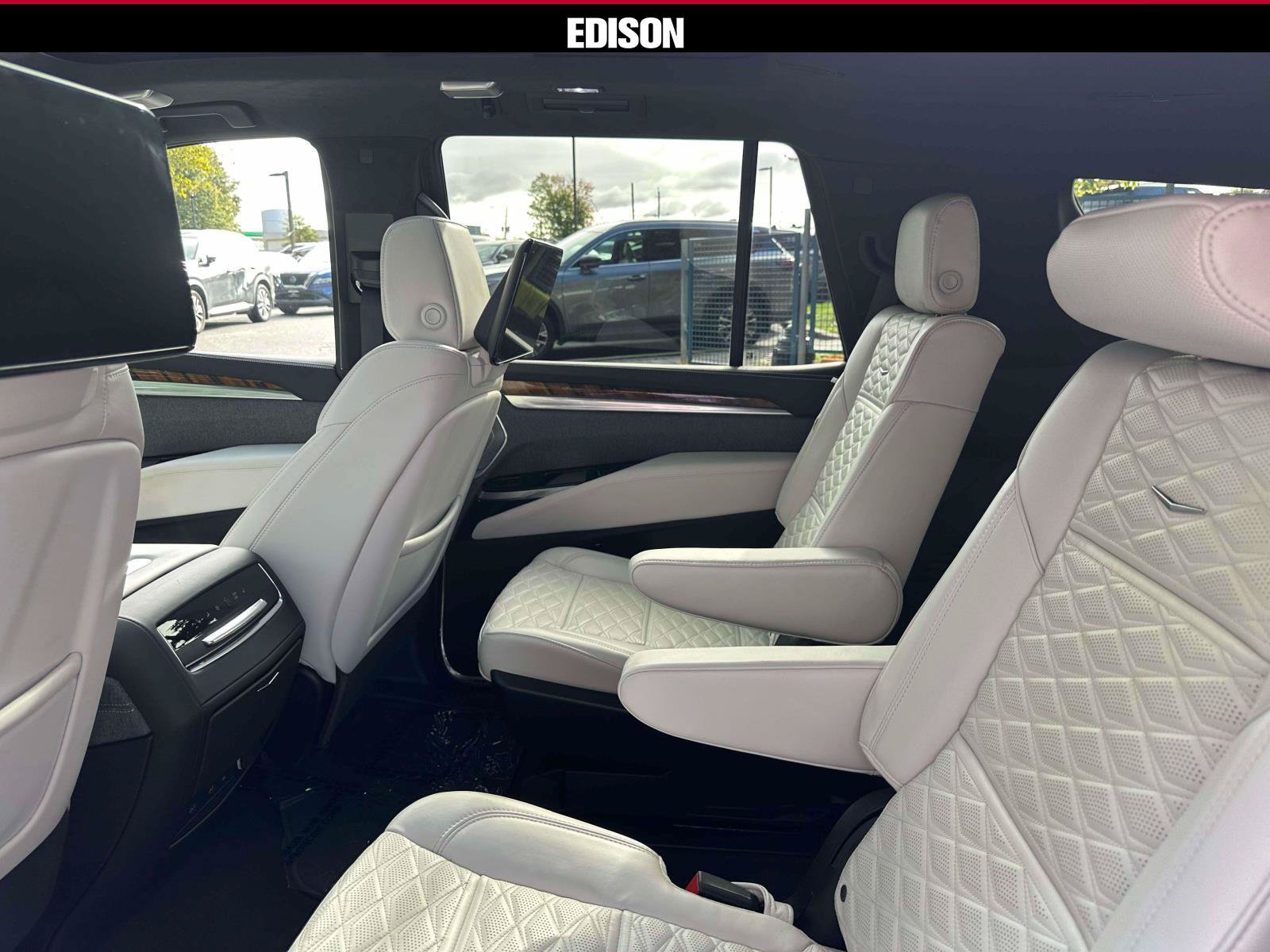 Used 2025 Cadillac Escalade Sport Platinum AWD/4WD image 9
