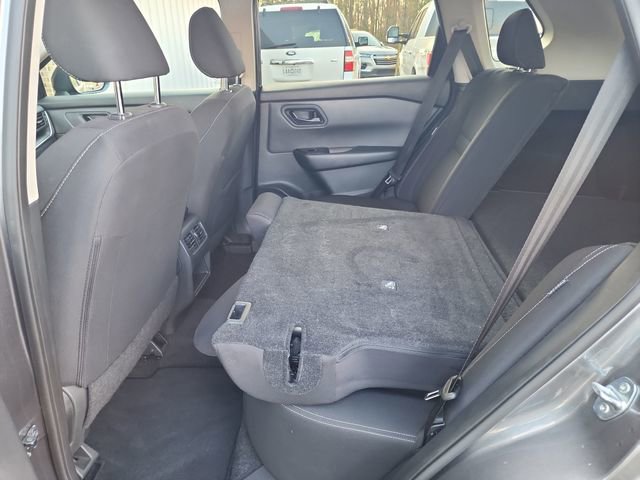 Used 2024 Nissan Rogue S image 31