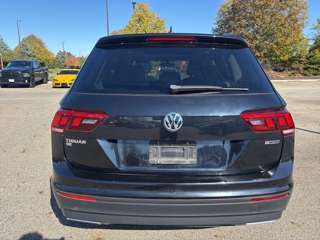 Used 2019 Volkswagen Tiguan SE w/ Panoramic Sunroof Package image 6