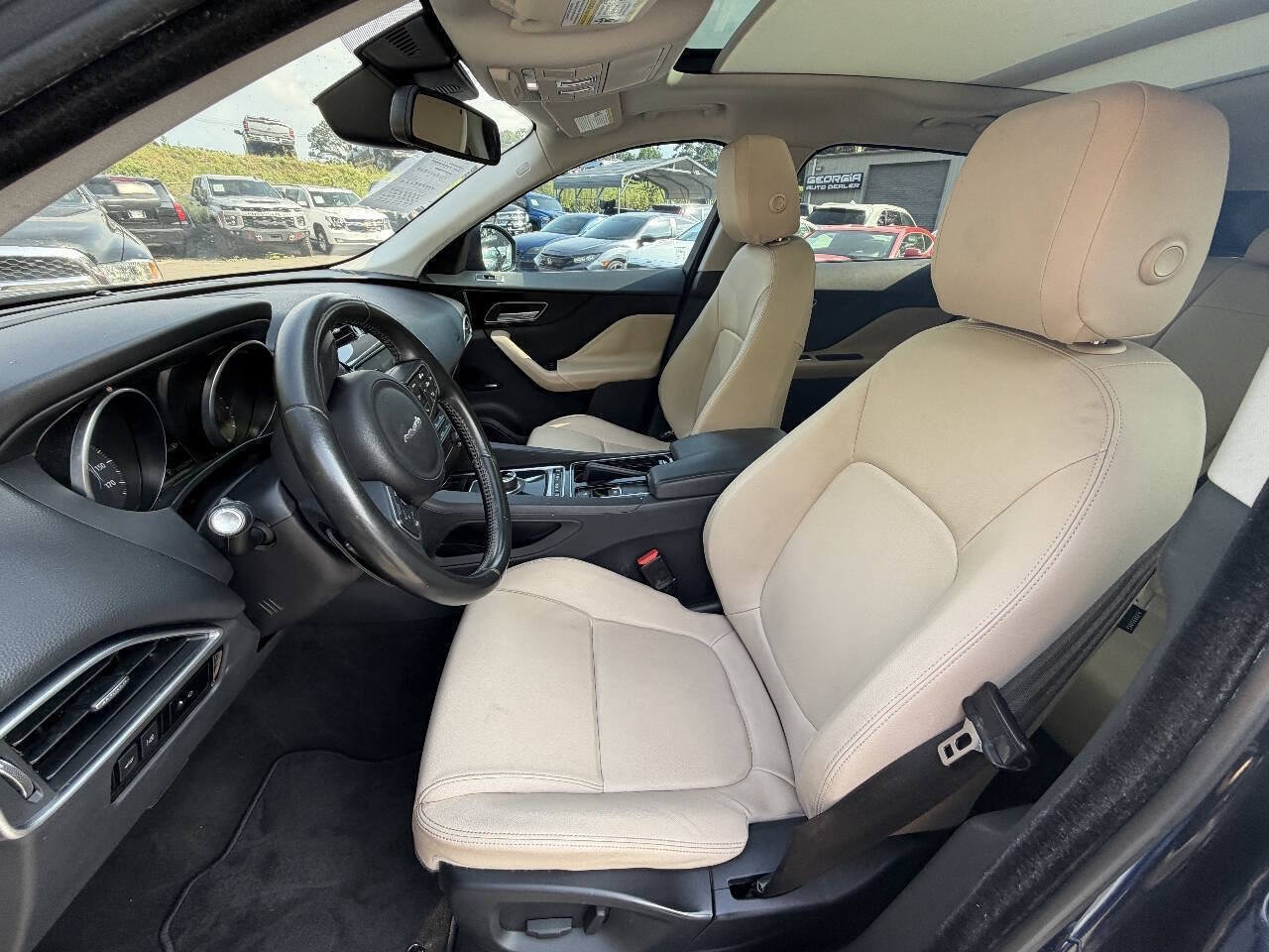 Used 2018 Jaguar F-PACE Premium AWD/4WD image 9