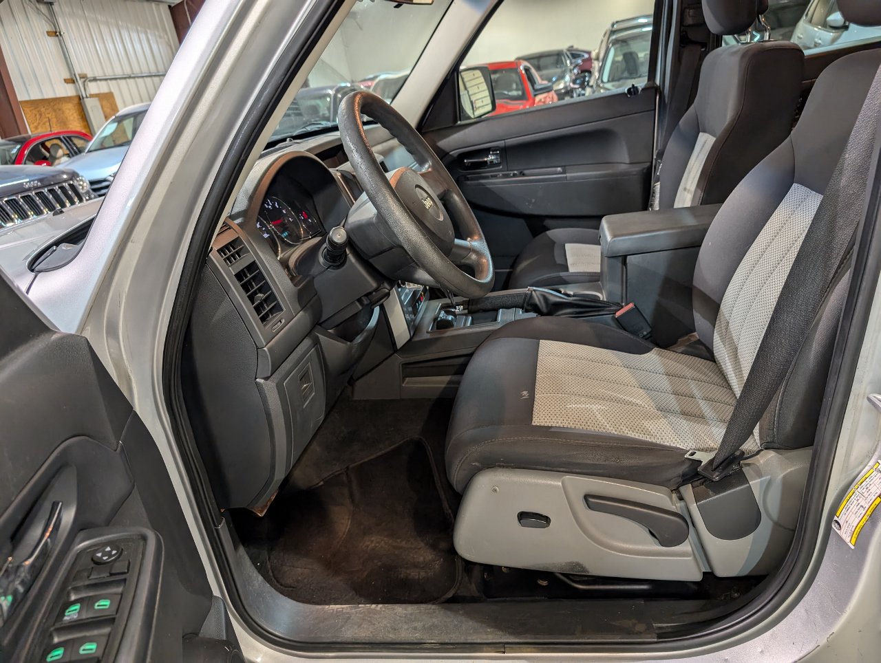 Used 2010 Jeep Liberty Sport w/ Popular Equipment Group AWD/4WD image 15
