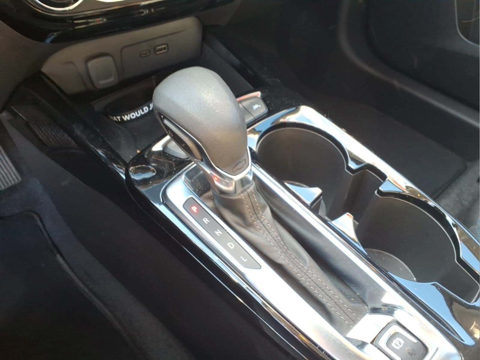 Used 2025 Chevrolet Trax LT w/ Sunroof Package FWD image 11