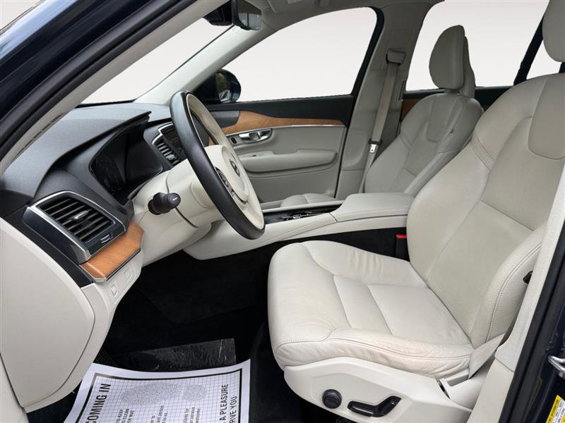 Used 2021 Volvo XC90 T6 Momentum w/ Climate Package AWD/4WD image 10