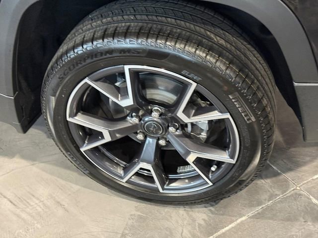 New 2026 Jeep Cherokee Overland w/ Trailer Tow Group image 4