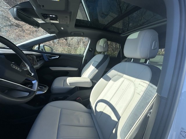 Used 2024 Audi Q4 e-tron Premium Plus w/ Premium Plus image 3