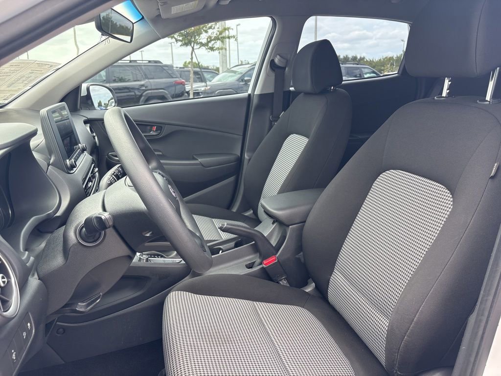 Used 2022 Hyundai Kona SE FWD image 13