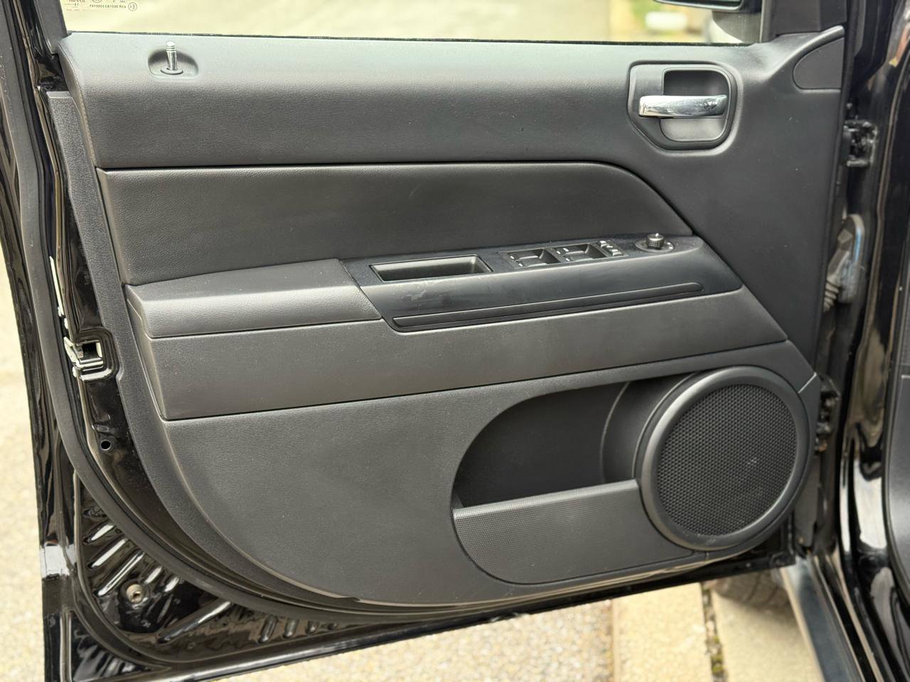 Used 2016 Jeep Compass Sport w/ Power Value Group image 23