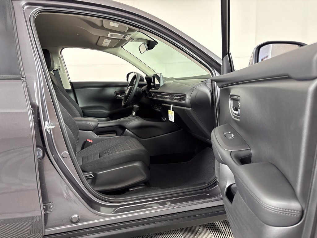 Used 2027 Honda HR-V LX image 6