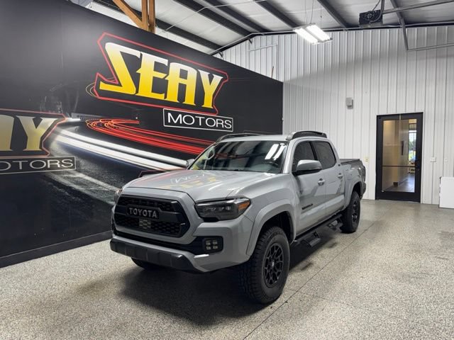 Used 2021 Toyota Tacoma SR5 w/ Technology Package AWD/4WD image 1