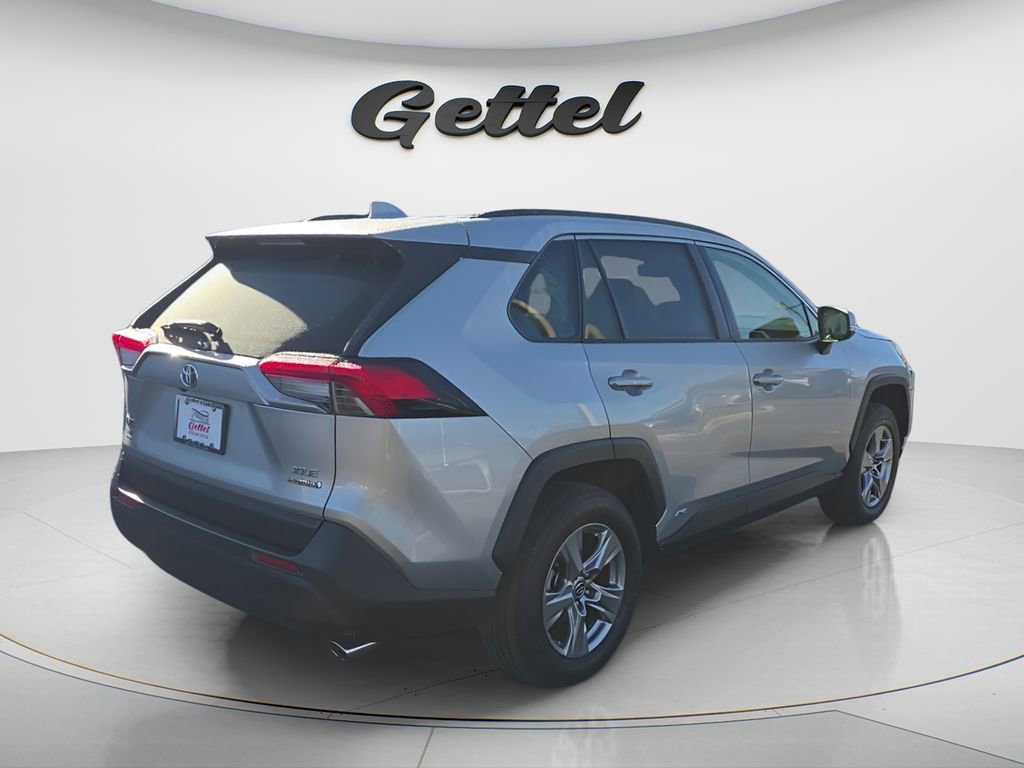 Used 2023 Toyota RAV4 XLE image 5