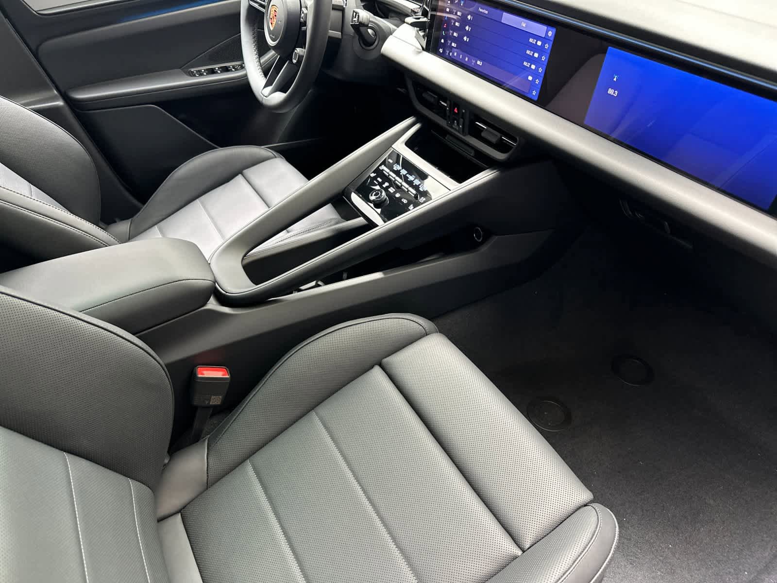 New 2026 Porsche Macan Electric RWD image 17