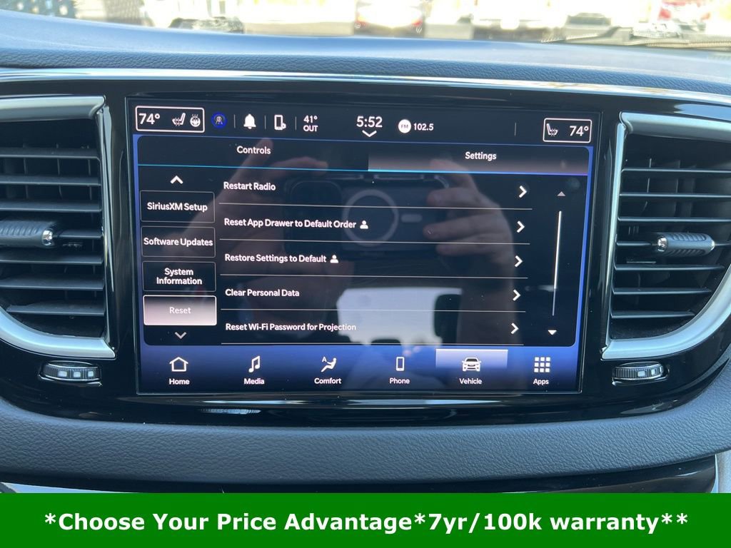 Certified 2023 Chrysler Pacifica Touring-L image 71