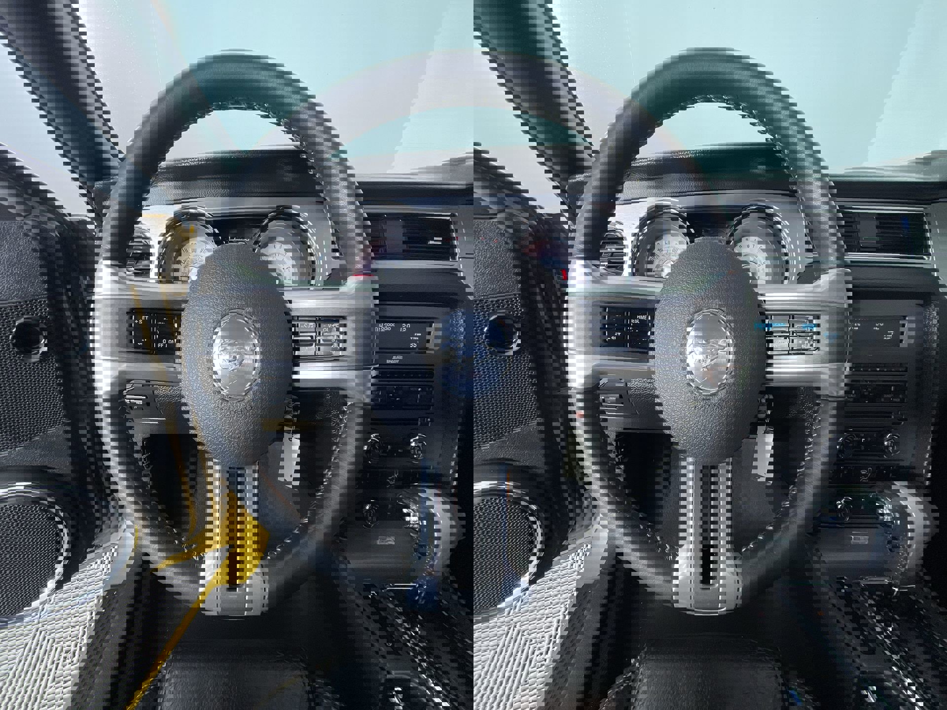 Used 2010 Ford Mustang Coupe image 15