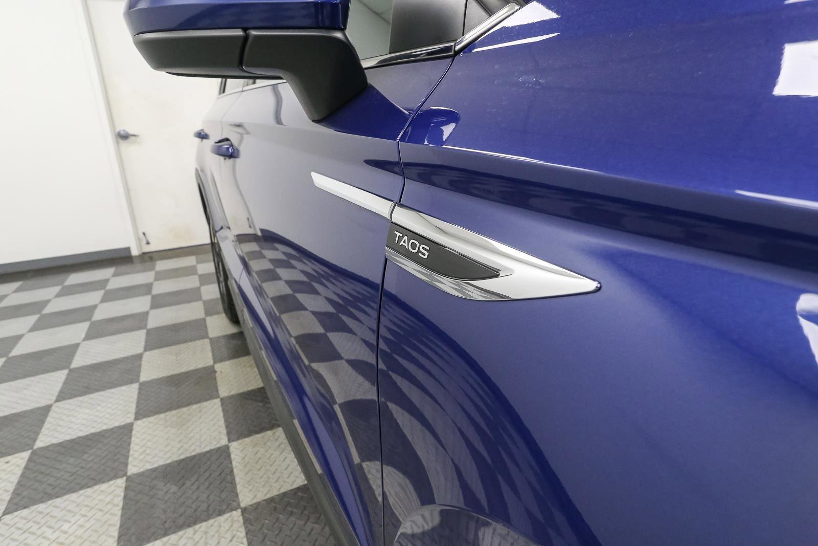 Certified 2024 Volkswagen Taos SEL image 10