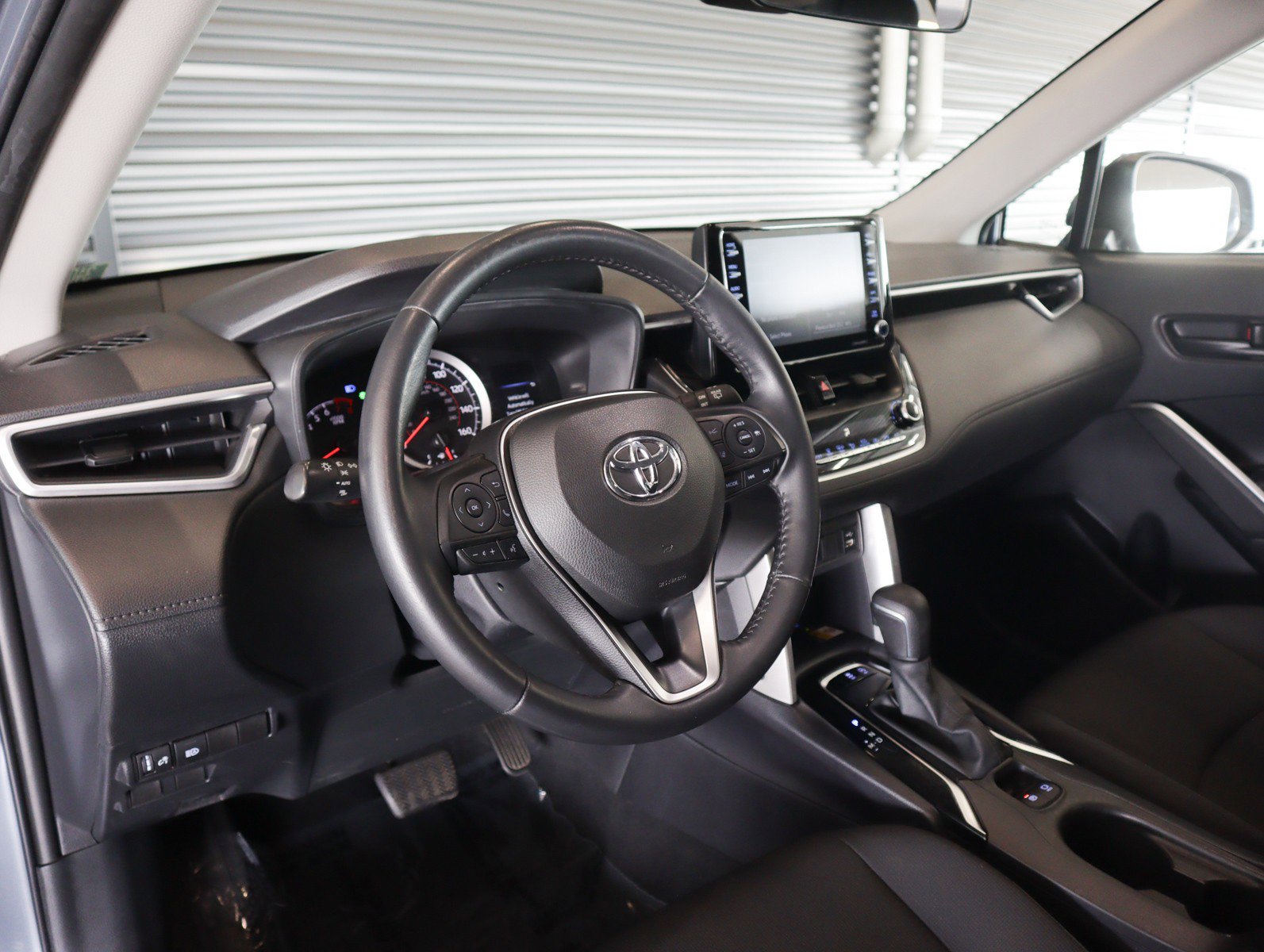Used 2022 Toyota Corolla Cross LE w/ Black Badges Package (TMS) FWD image 14