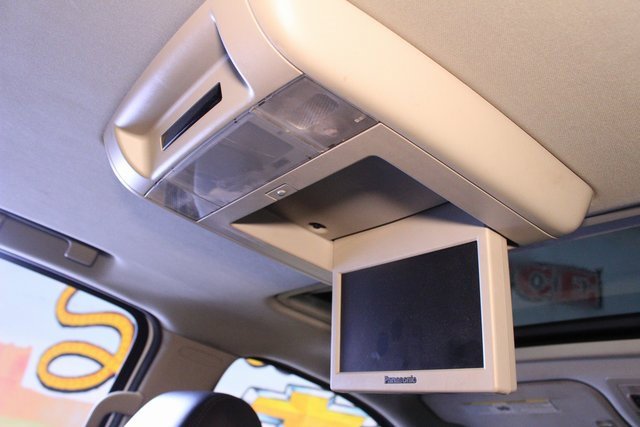 Used 2010 Chevrolet Suburban 2500 LT image 16