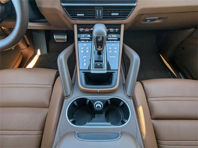 Used 2022 Porsche Cayenne S image 21