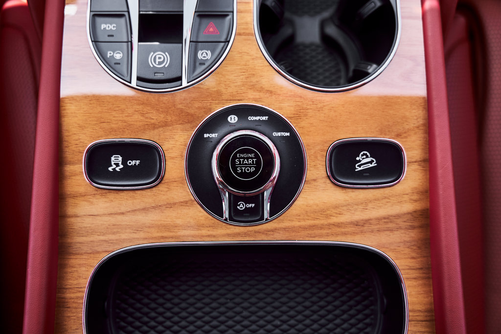 Used 2023 Bentley Bentayga AWD/4WD image 69