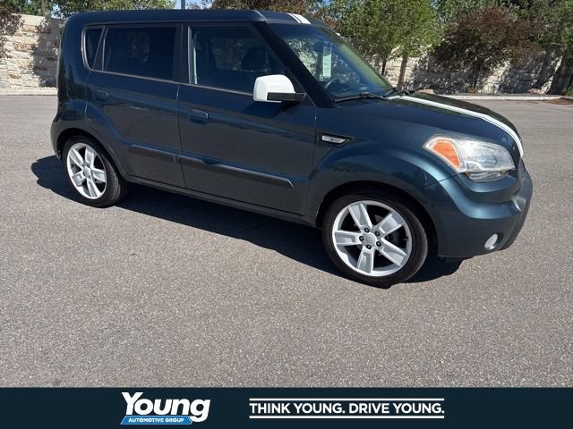 Used 2010 Kia Soul + w/ Denim Special Edition Pkg FWD image 10