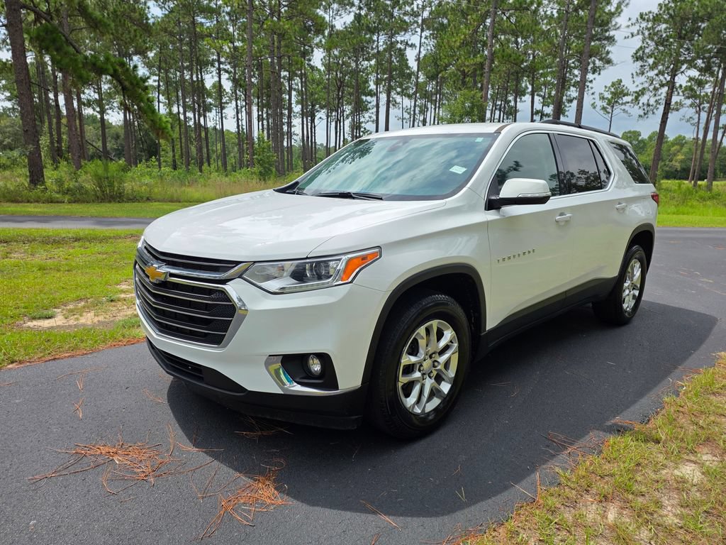 Used 2021 Chevrolet Traverse LT FWD video 1