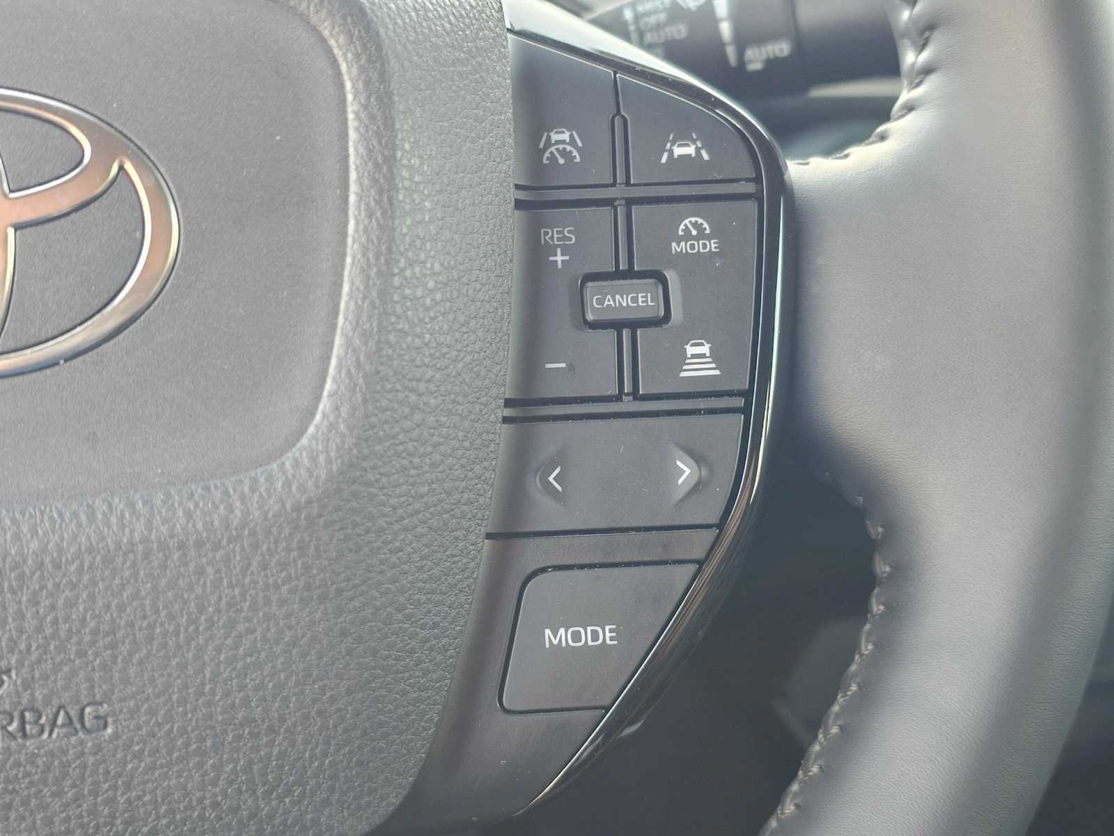 Certified 2026 Toyota Prius XLE FWD image 29