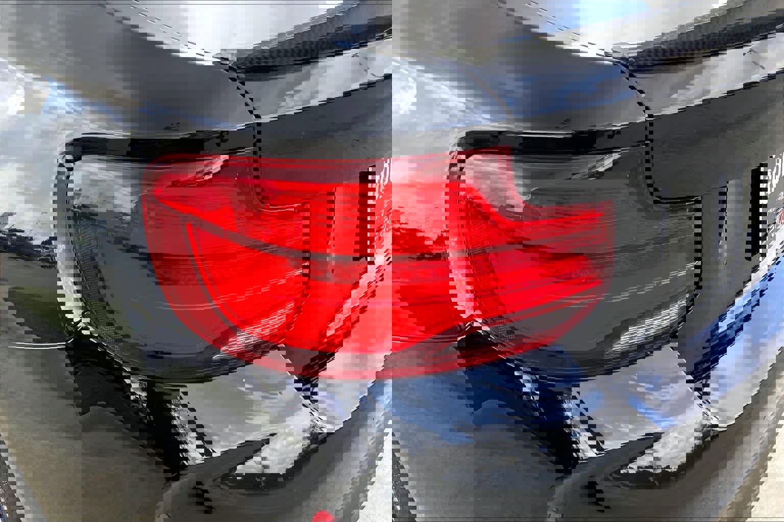 Used 2018 BMW M2 image 26