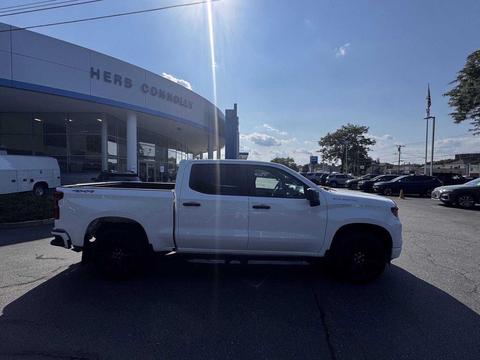 Used 2022 Chevrolet Silverado 1500 Custom AWD/4WD image 8